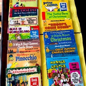 15 Vintage 45 & 33 RPM Records w/Books 1971-80’s